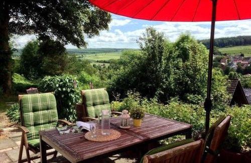 Husen House | Stylish Holiday Home with Furnished Terrace in Altenautal