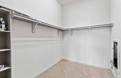 Montopolis Apartment | Stylish 2BR Apartment in Austin with Pool and Parking