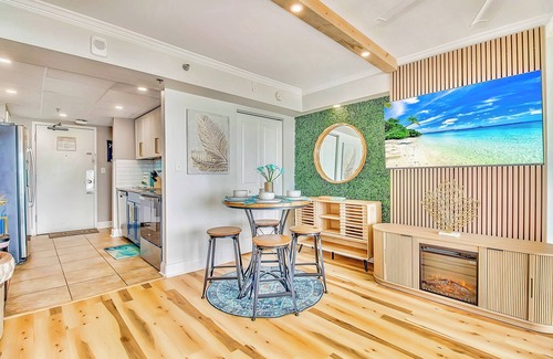 Myrtle Beach Condo | Modern Awesome Jacuzzi Romance Condo w 2 bathrooms