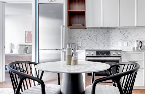 Bay Village Apartment | Modern Back Bay 1BR Near Boston Common with Gym & W/D