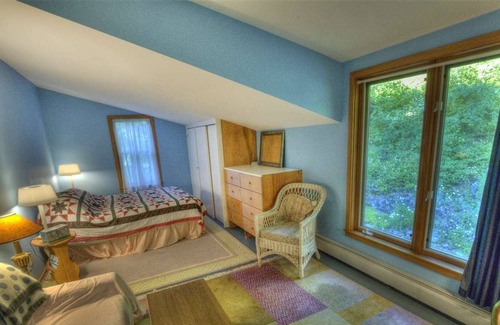 Brandon House | Cozy Barn Retreat Steps from 5 Ski Areas - Guest Rated 9.8