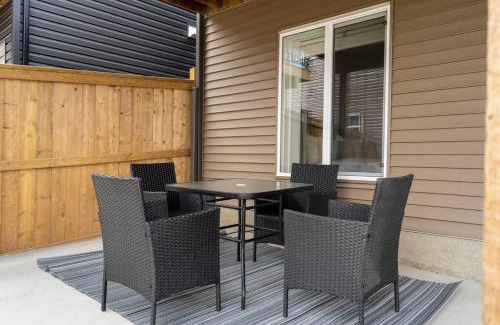 Sage Hill Apartment | Inviting 2 BR Retreat: Guest Rated 9.6 & Child Friendly