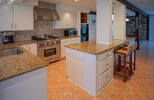 Deale House | Indulge at Modern Bay Dream: Guest Rated 9.8, Pet Friendly
