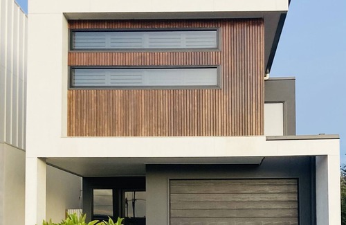 Marcoola House | Perfect Beach House Retreat with Ocean View & Pet Friendly
