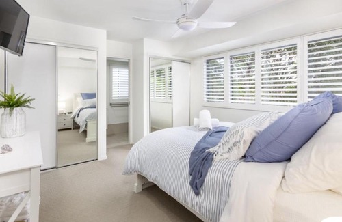 Woorim House | Chic Beachside Retreat with Family-Friendly Amenities