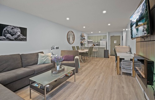East Kootenay Condo | Modern Bear retreat ,Creekside ,Hike, Bike, Ski, Soak, Ground level