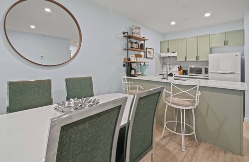 East Kootenay Condo | Modern Bear retreat ,Creekside ,Hike, Bike, Ski, Soak, Ground level
