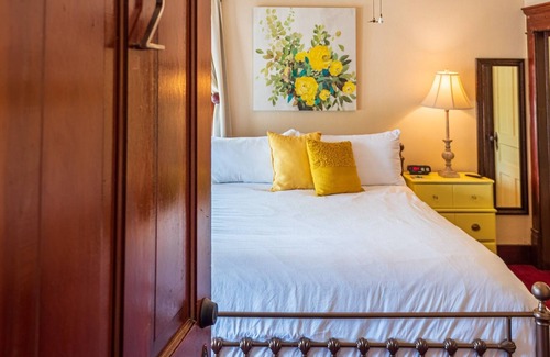Mineral Wells Bed & Breakfast | Modern Bed and Breakfast Downtown Mineral Wells
