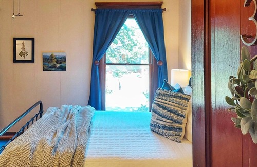 Mineral Wells Bed & Breakfast | Modern Bed and Breakfast Downtown Mineral Wells