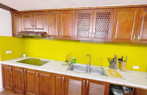 Van Mieu House | Modern bedrom in Liight Homstay Hanoi with Netflix, Kitchen, Washer & Dryer