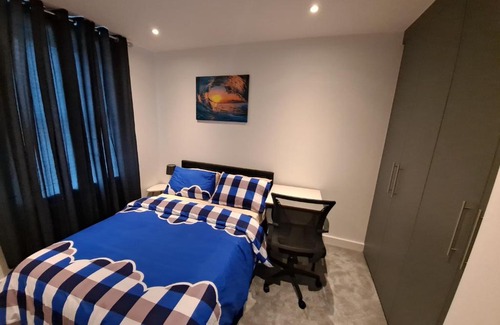 Seacroft House | Cozy Bedrooms with Kitchen and Child-Friendly Amenities
