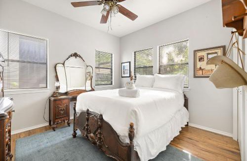 Bouldin House | Modern Boho Hideaway