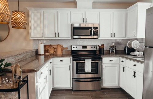 Edinburg Apartment | Stylish Boho Apartment with King Bed - Top Rated Stay!