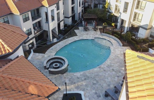 Irving Apartment | Modern Bohemian Escape with Kitchen & Free Parking