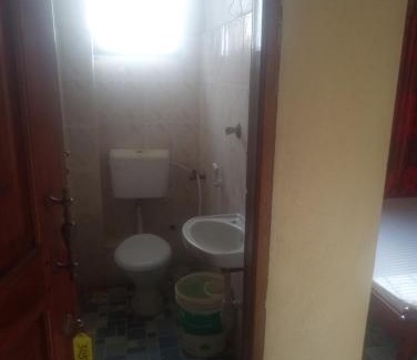 Kikowani House | Tranquil Bondeni Guest House: Family-Friendly Getaway