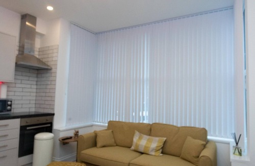 Chapeltown Apartment | Bright 2-Bedroom Retreat in Leeds Near Dance School
