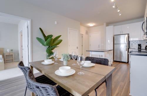 Jefferson Manor Apartment | Bright and Modern Apartment in Alexandria for Families