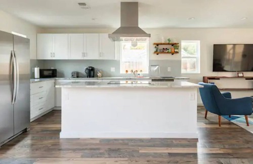 Cherrywood House | Modern Bright Cherrywood Abode