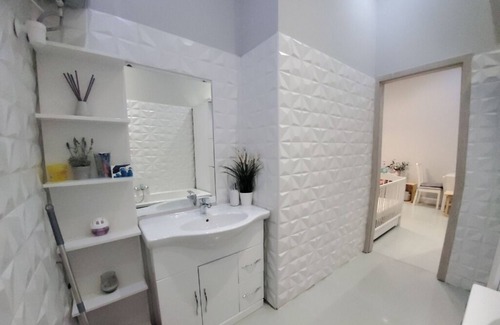 Inner City Budapest Apartment | Vibrant Budapest Oasis: Pet-Friendly and Family Amenities