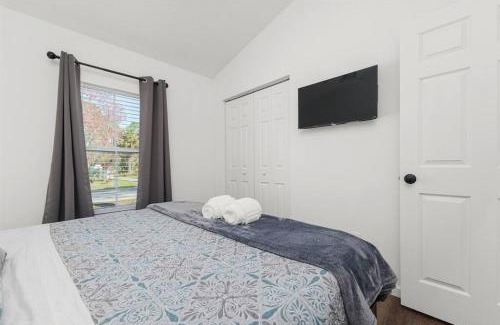 St. Augustine House | Modern Bungalow Dog Friendly