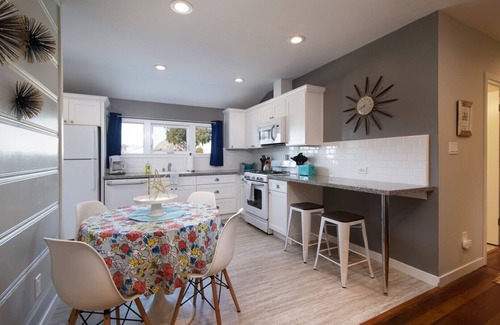 Morro Bay House | Trendy Bungalow with Spa in Morro Bay - Guest Rated 10/10