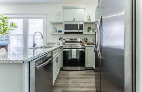 Denver Heights House | Modern Bungalow with Ocean View near Downtown San Antonio
