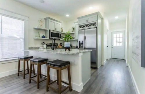 Denver Heights House | Modern Bungalow with Ocean View near Downtown San Antonio