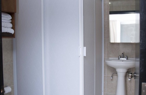 Lagos de Moreno Apartment | Modern Hotel in Lagos: Guest Rated 10/10 & Pet Friendly