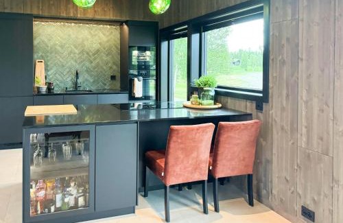 Lierne House | Modern Cabin By The Lake In Kvelia
