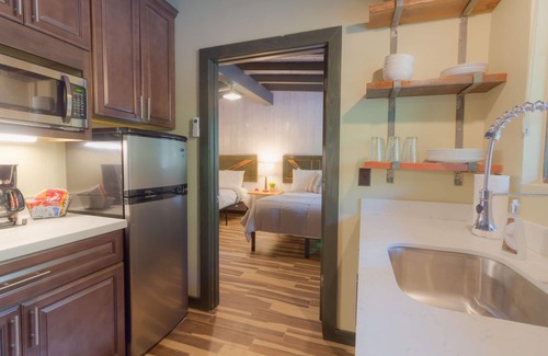 Sedona Cabin | Modern Cabin for 6 with Scenic Red Rock Views