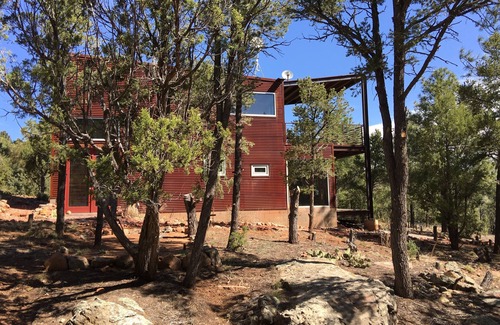 Pecos Cabin | Inviting Cabin Retreat with Spa and Breakfast in Nature