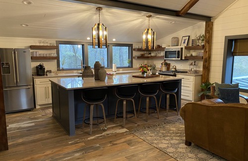 Kirby House | Relaxing Cabin Retreat on Beautiful Lake Greeson
