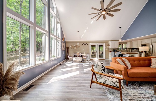 The Woods Cabin | Perfect Cabin Retreat with Hot Tub, Fire Pit & Pet Access
