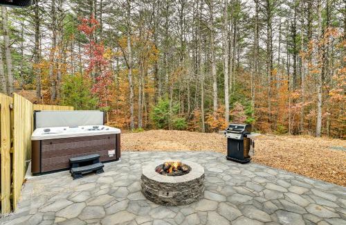 Gloversville House | Modern Cabin with Hot Tub & Access to Sacandaga Lake