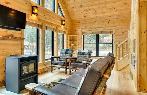 Gloversville House | Modern Cabin with Hot Tub & Access to Sacandaga Lake