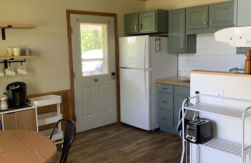 Houghton House | Perfect Getaway at Modern Camp on Portage Lake