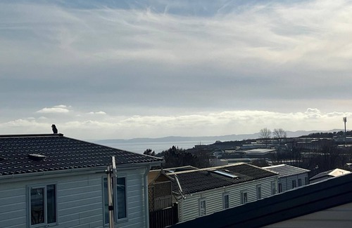 Exmouth House | Modern caravan within walking distance to the beach!