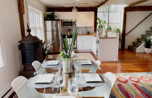 Flemington Cottage | Chic Carriage House with Ocean Views & Spa Access