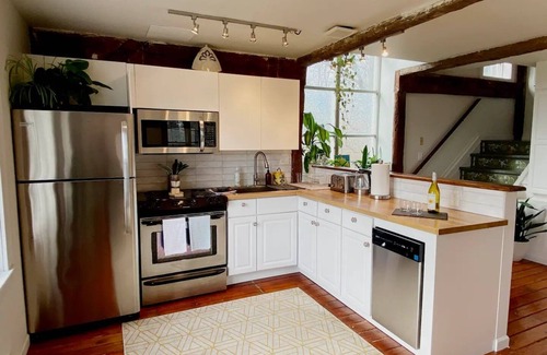 Flemington Cabin | Modern carriage house, Sleeps 6, renovated w beautiful views