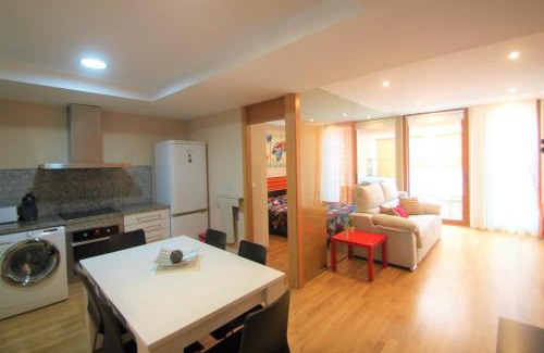 San Anton Apartment | Modern CasaTuris Apartment with Scenic Castle Views