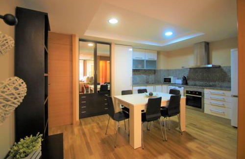 San Anton Apartment | Modern CasaTuris Apartment with Scenic Castle Views