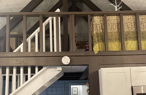 Mount Tremper Cabin | Discover the Modern Catskills Cabin - Family Friendly Retreat