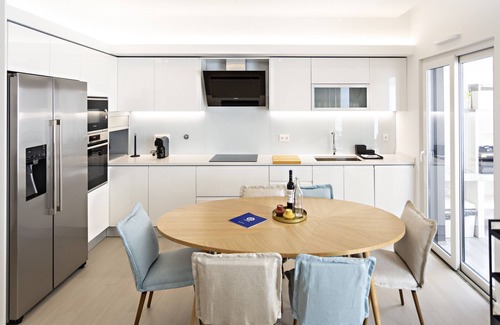 Cabanas House | Modern Hotel in Central Location with Spa & Family Amenities