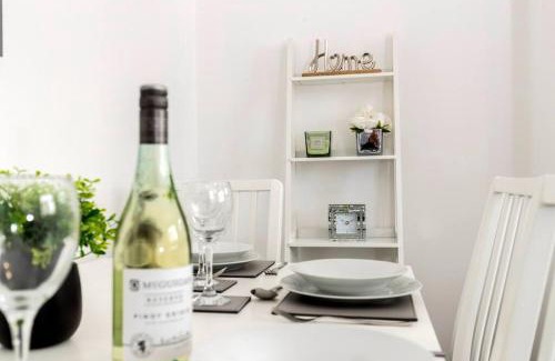 Darlington Apartment | Stylish House Steps from Town Centre - Rated 9.5/10