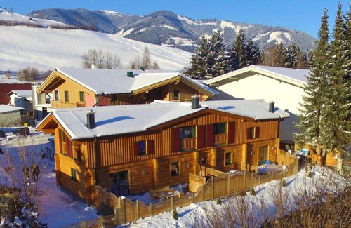 Kaprun Ski Chalet | Relaxing Modern Chalet in Kaprun with Hot Tub Access
