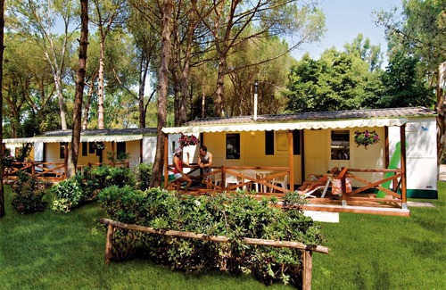 Baia Domizia Ski Chalet | Discover Belvilla by OYO: Family-Friendly Camping Retreat