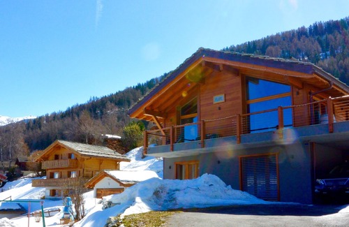 Nendaz Ski Chalet | Elegant Chalet Near 4 Vallées Ski Area in Haute-Nendaz