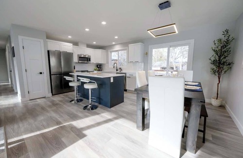 Grande Prairie House | Modern Charm | Full House | Free WI-FI