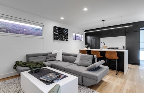 Museum District House | Stylish Retreat in the Heart of the City - Guest Rated 10/10