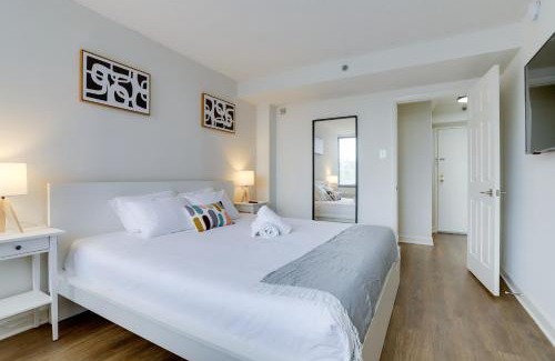 Pentagon City Apartment | Stylish Apartment with Rooftop & Pool Near Pentagon City